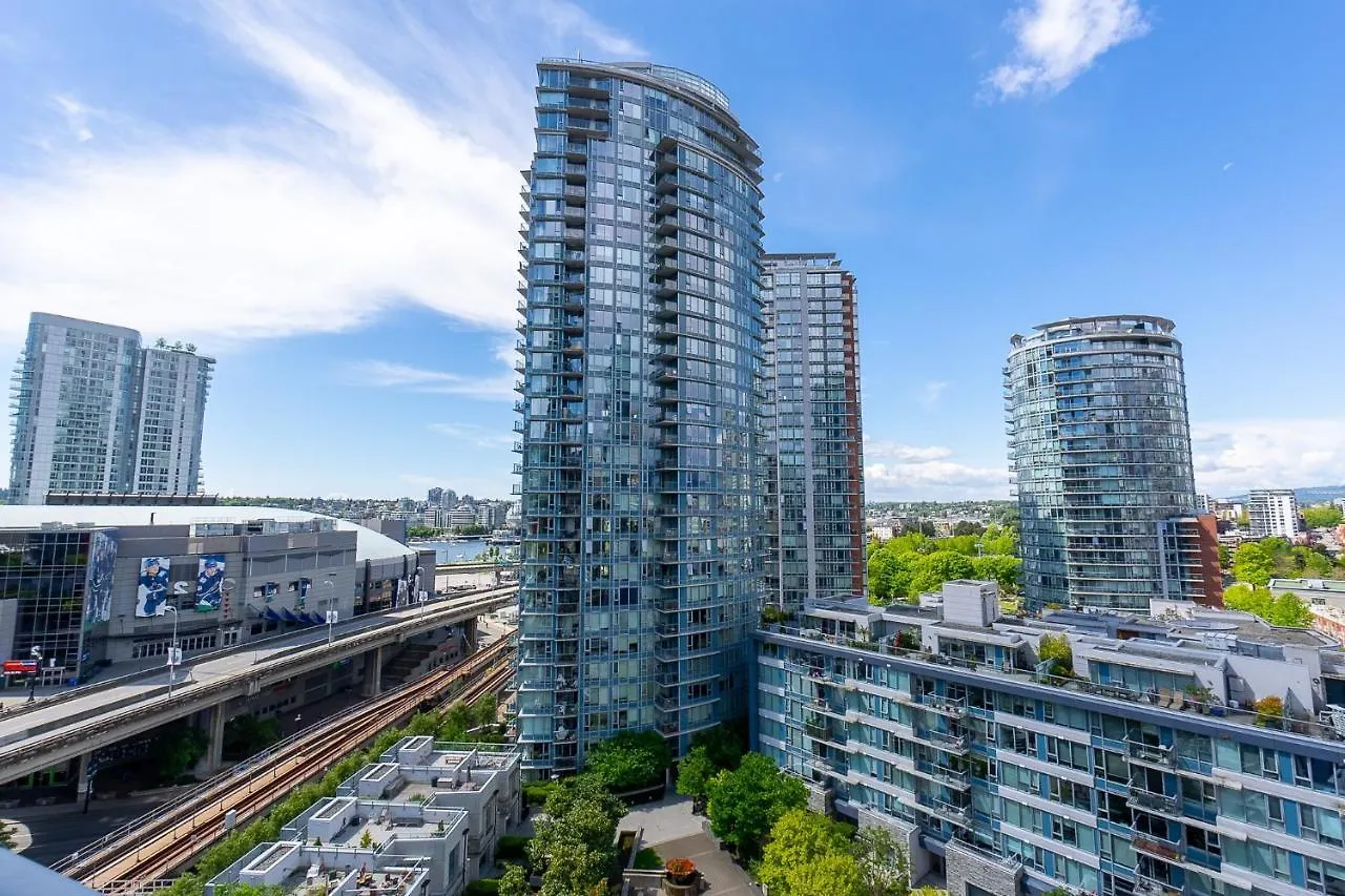 Stunning 2 Bedroom Condo With Downtown Views!!! Apartment Vancouver