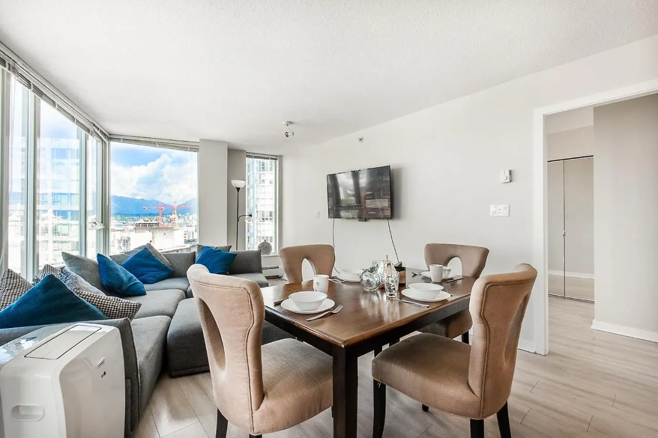 Stunning 2 Bedroom Condo With Downtown Views!!! 0*, Vancouver Canada