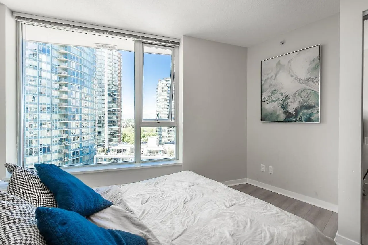 Apartment Stunning 2 Bedroom Condo With Downtown Views!!!